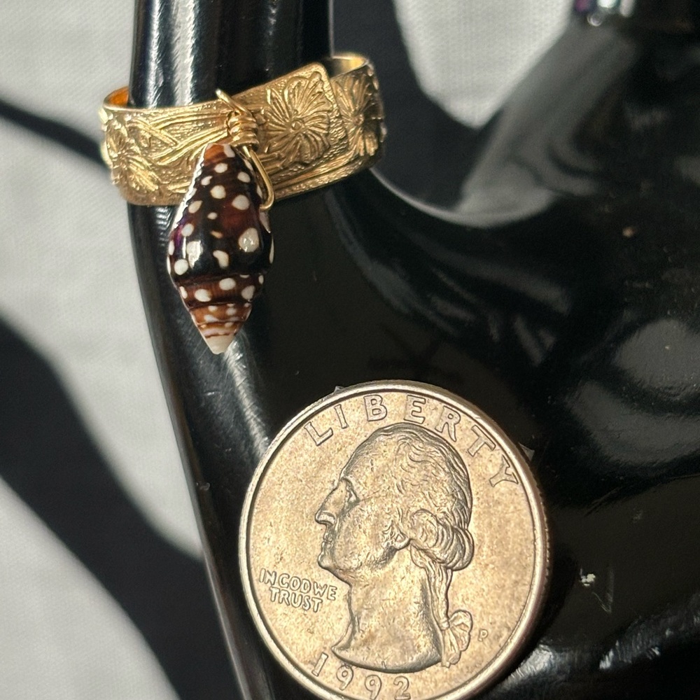 97. Shell and heirloom ring